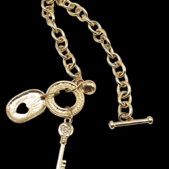 GUESS Toggle Chain Bracelet with Charms Gold-tone *Small Flaw* - Picture 8 of 15